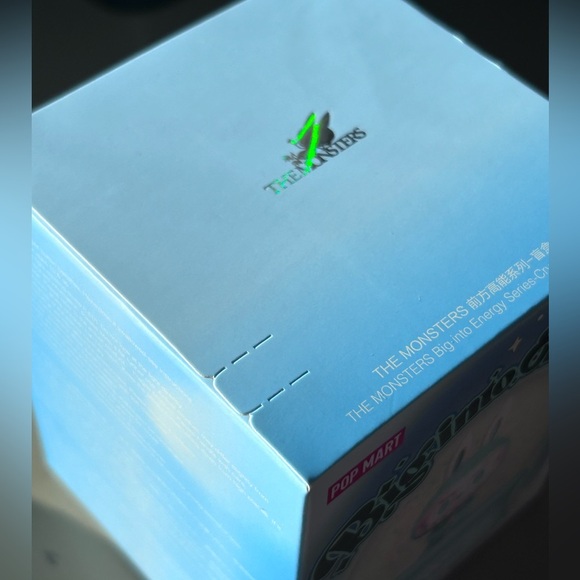 POP MART Big Into Energy Hope Figure - Picture 2 of 4